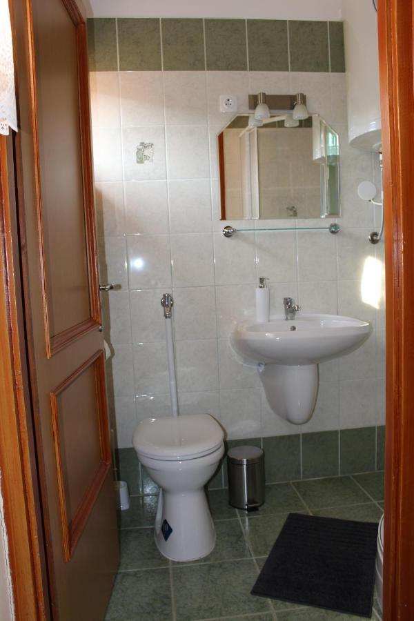Lizi Apartman Alsóörs المظهر الخارجي الصورة